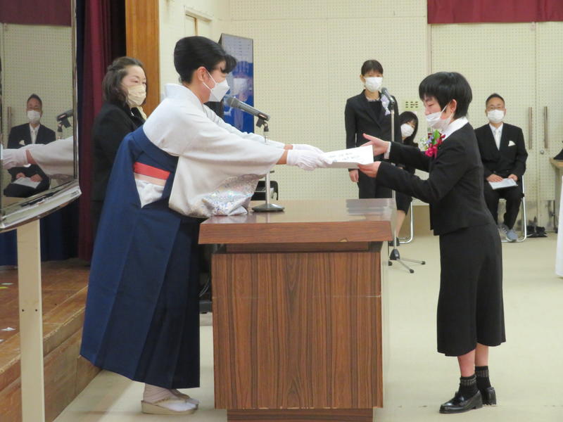 R4 卒業式（中・高等部） (13)