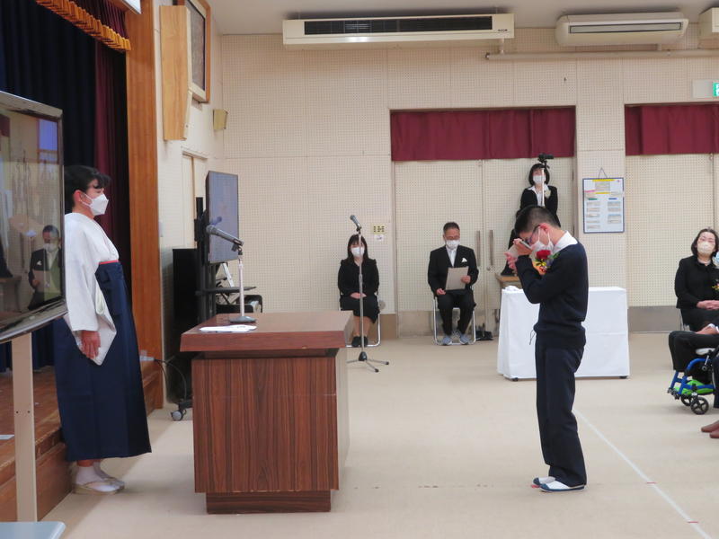 R4 卒業式（中・高等部） (20)