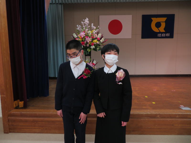 R4 卒業式（中・高等部） (39)